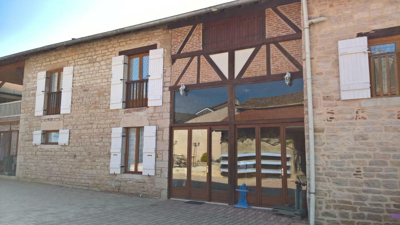 La Ferme Du Grand Faubourg Bed & Breakfast Pont-de-Vaux Exterior photo