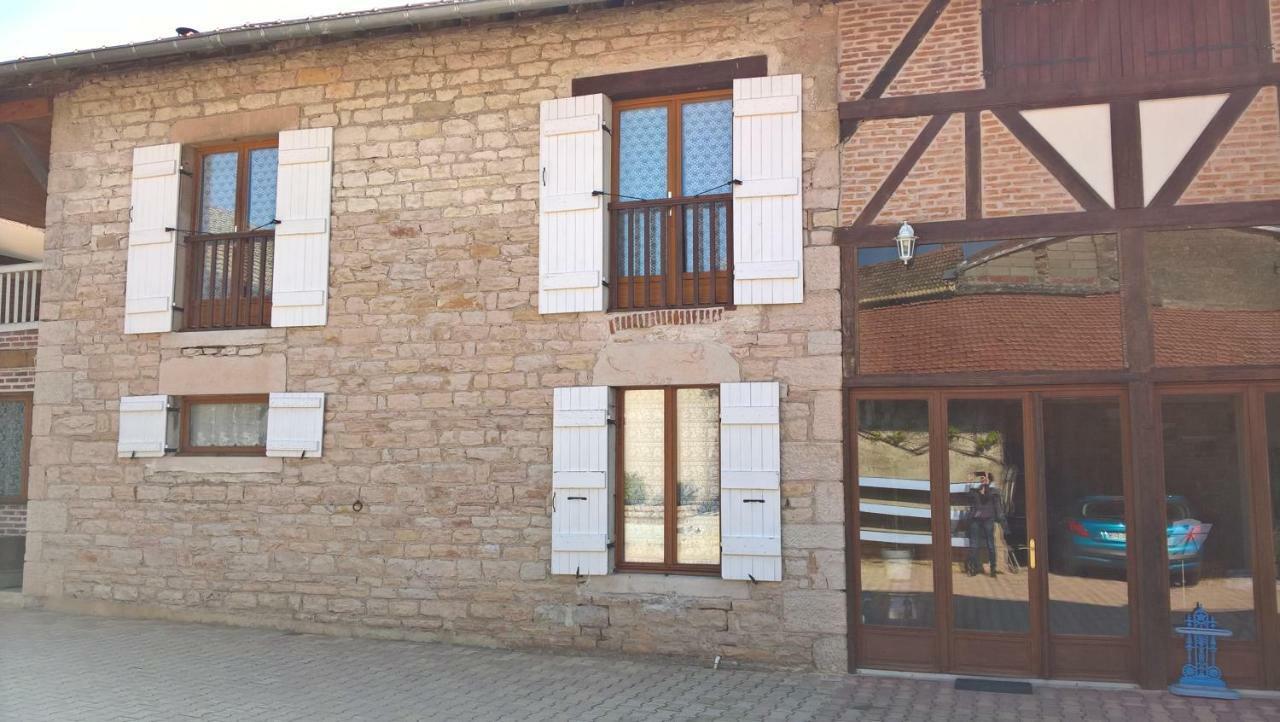 La Ferme Du Grand Faubourg Bed & Breakfast Pont-de-Vaux Exterior photo