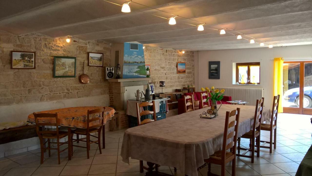 La Ferme Du Grand Faubourg Bed & Breakfast Pont-de-Vaux Exterior photo